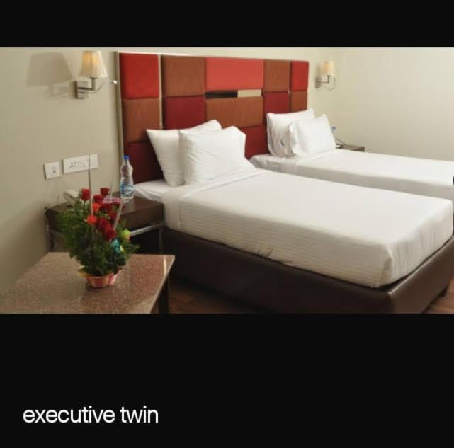 Hotel-S-Park Khammam Eksteriør bilde